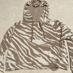 bb dakota zebra sweatshirt